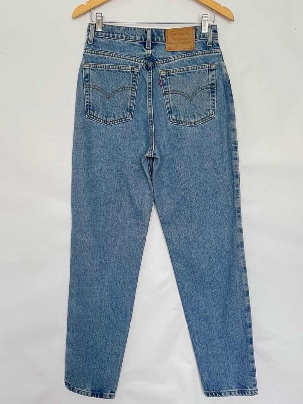 Levis VTG 521 High Rise Mom Jean 90s Tapered Fit Tapered Leg Cotton Size 10 Blue